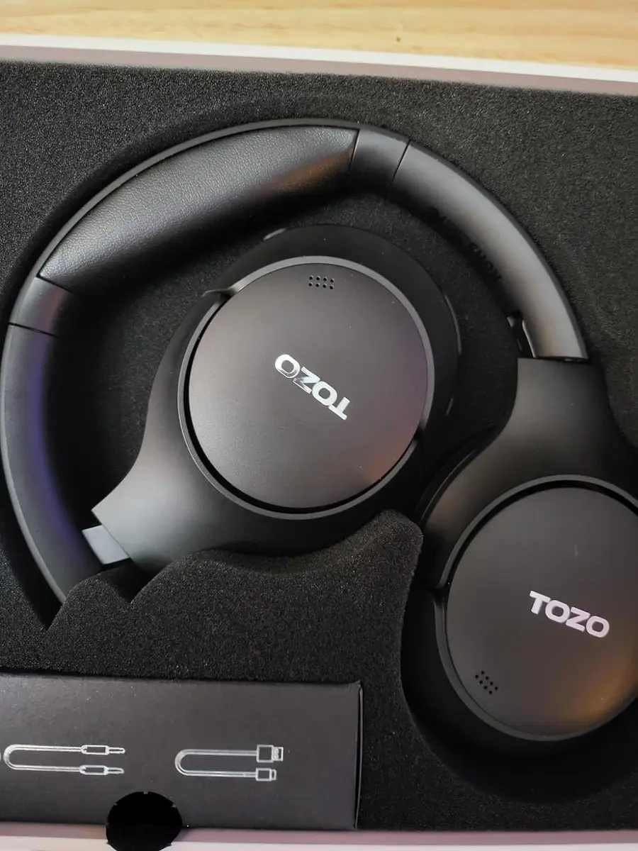 TOZO-HT2-All-day-Comfort-Adjustable-Design