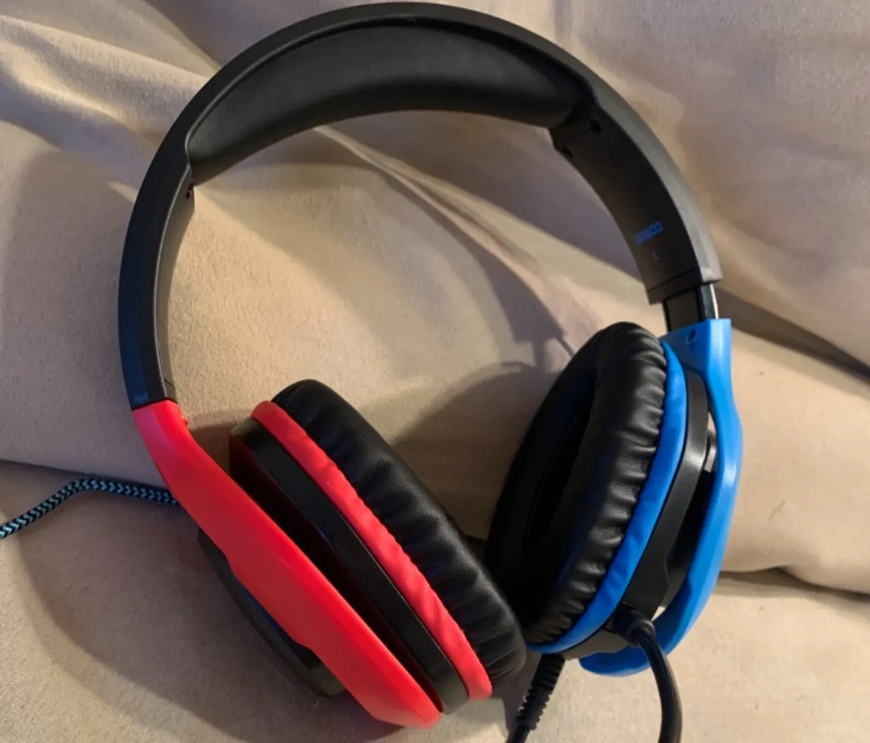 BENGOO G9500 Red and Blue Bicolor Feature