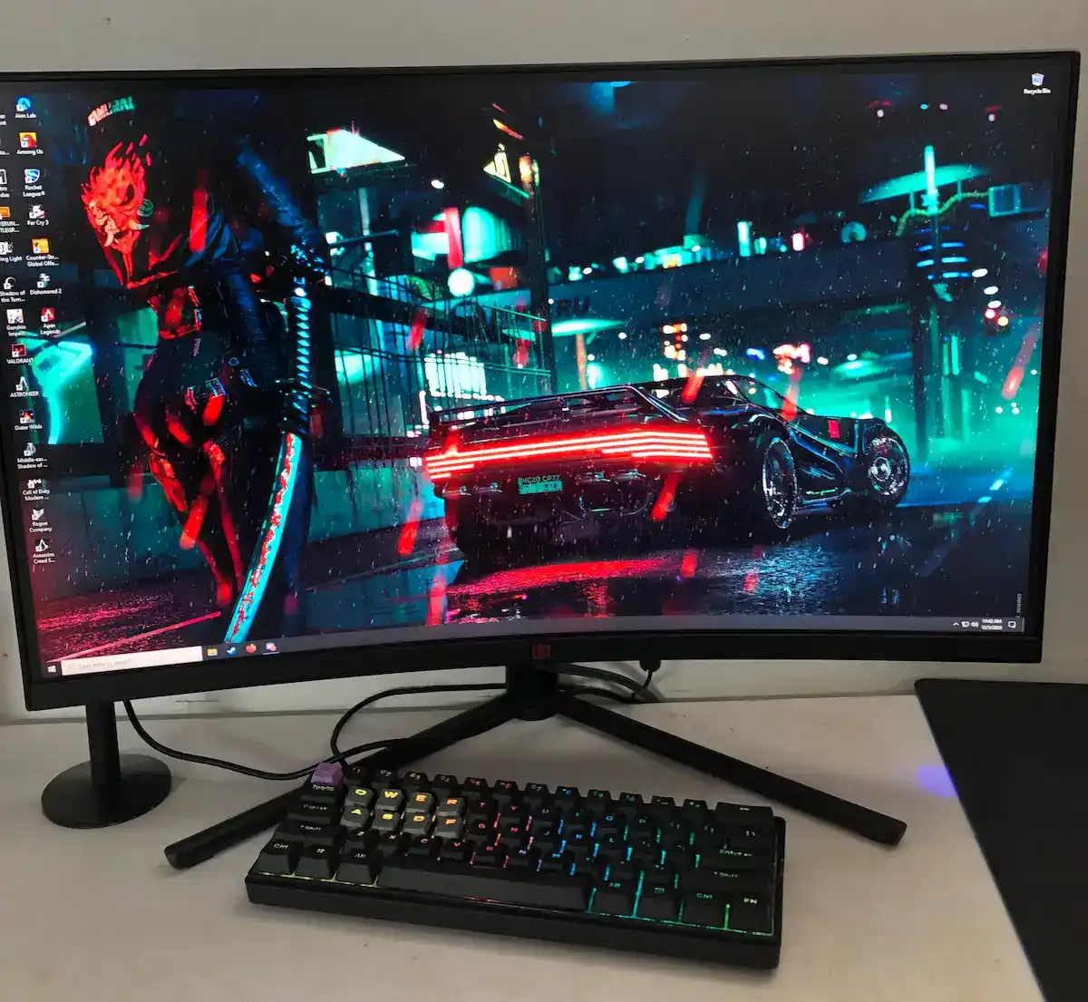 Deco Gear 27-Inch Curved Monitor Review