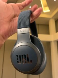 JBL-Live-650BTNC-Headphone-Review