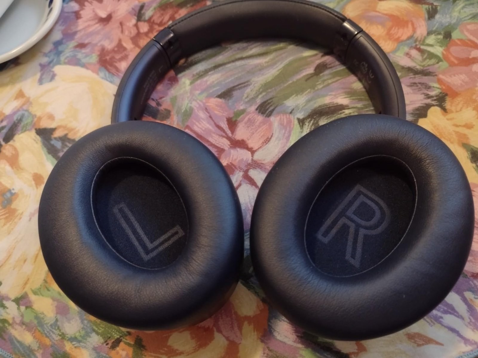 RUNOLIM headphones Ultra-Comfortable Design