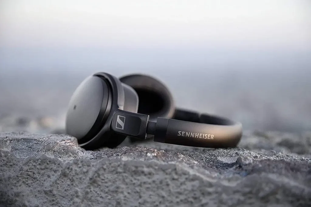 What Are the Benefits of Using Sennheiser HD 4.50 SE 1024x683 1