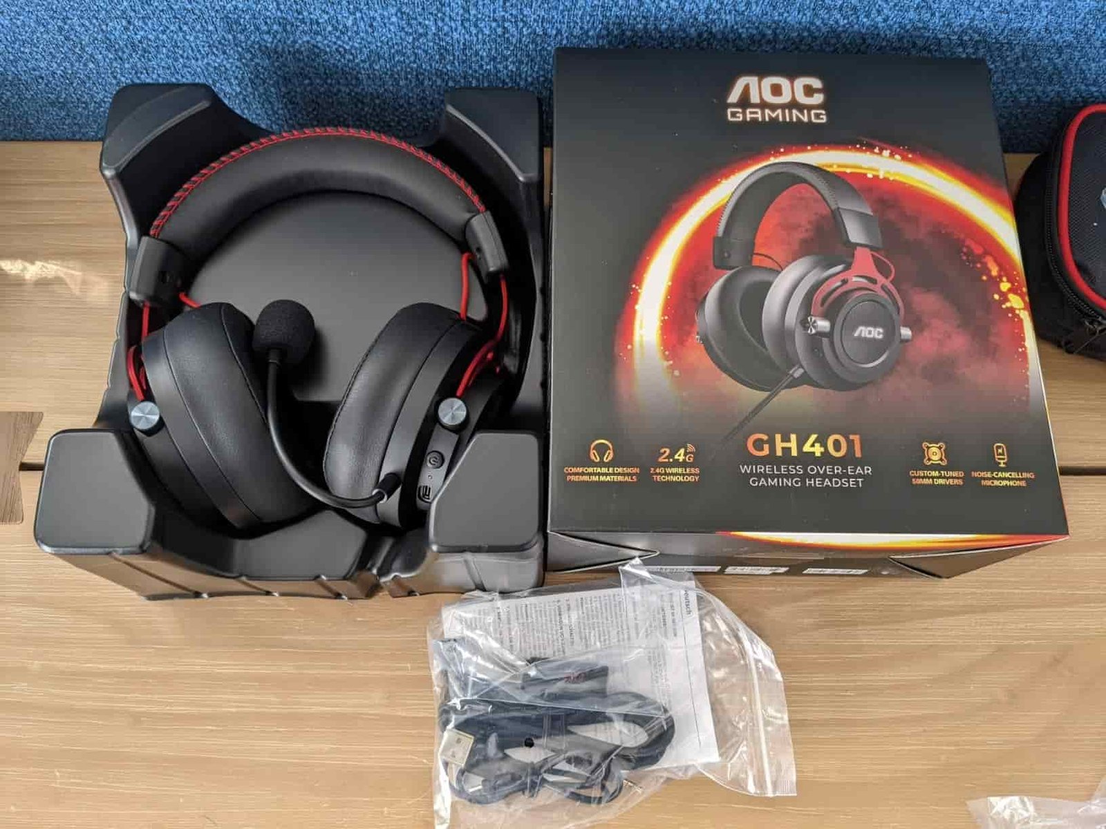 AOC GH401 Wireless Gaming Headset Unboxing