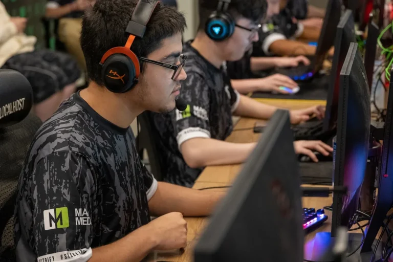 Are Wireless Gaming Headsets Good for Competitive Gaming