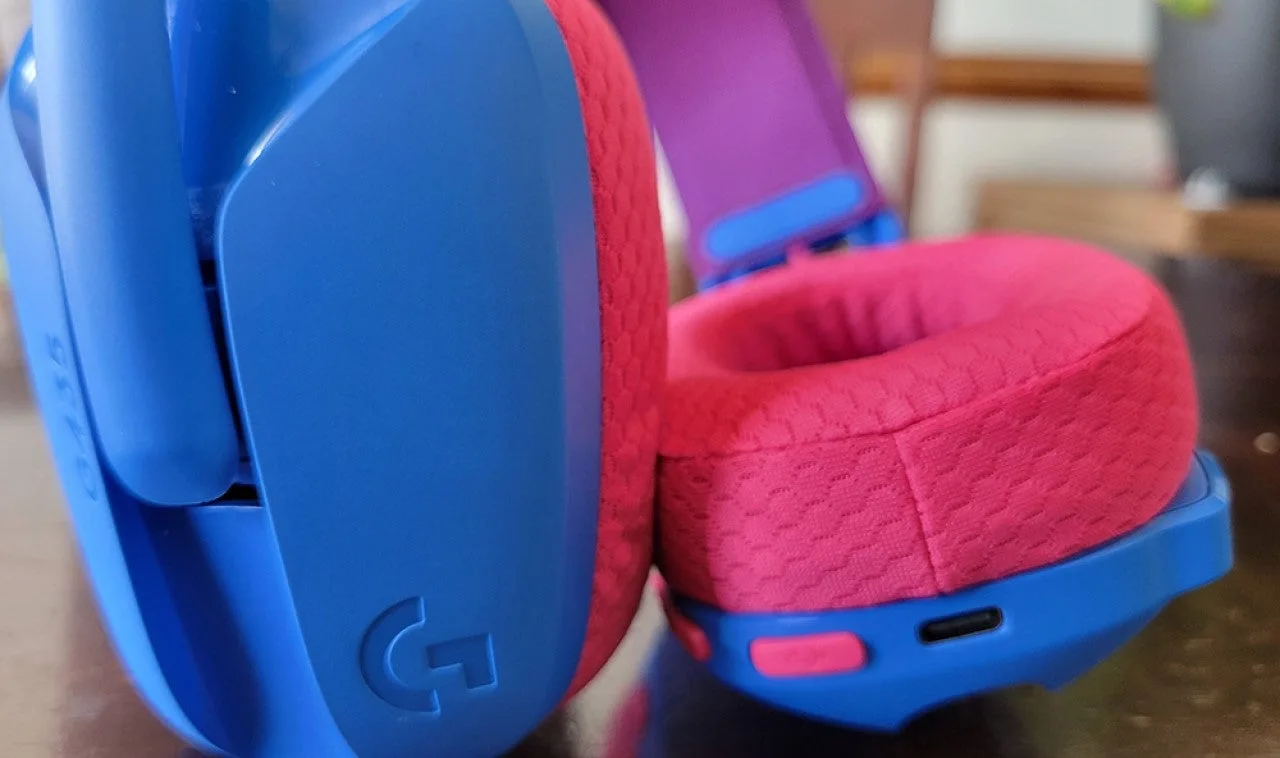 Best Pink Bluetooth & Wireless Headsets for Mobile Gaming